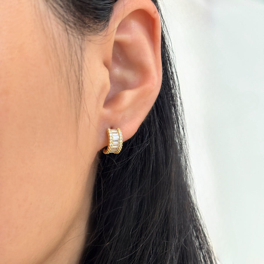 The golden arc elegance earrings, a stunning combination of timeless design and modern luxury. Perfect for any occasion. 925 silver stud earrings.