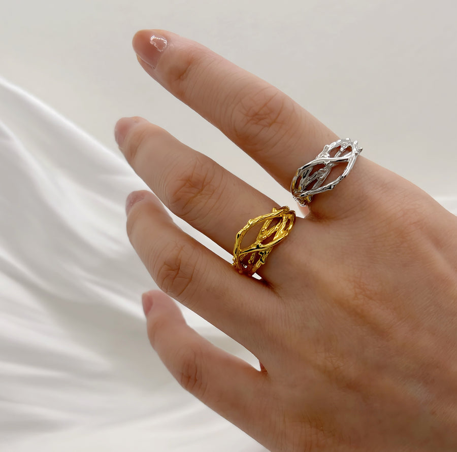 Silver 925 Ring. This gold ring showcases a unique vine design, capturing the essence of natural beauty and organic flow. Perfect for nature lovers, its intricate details make it a standout piece for any occasion.