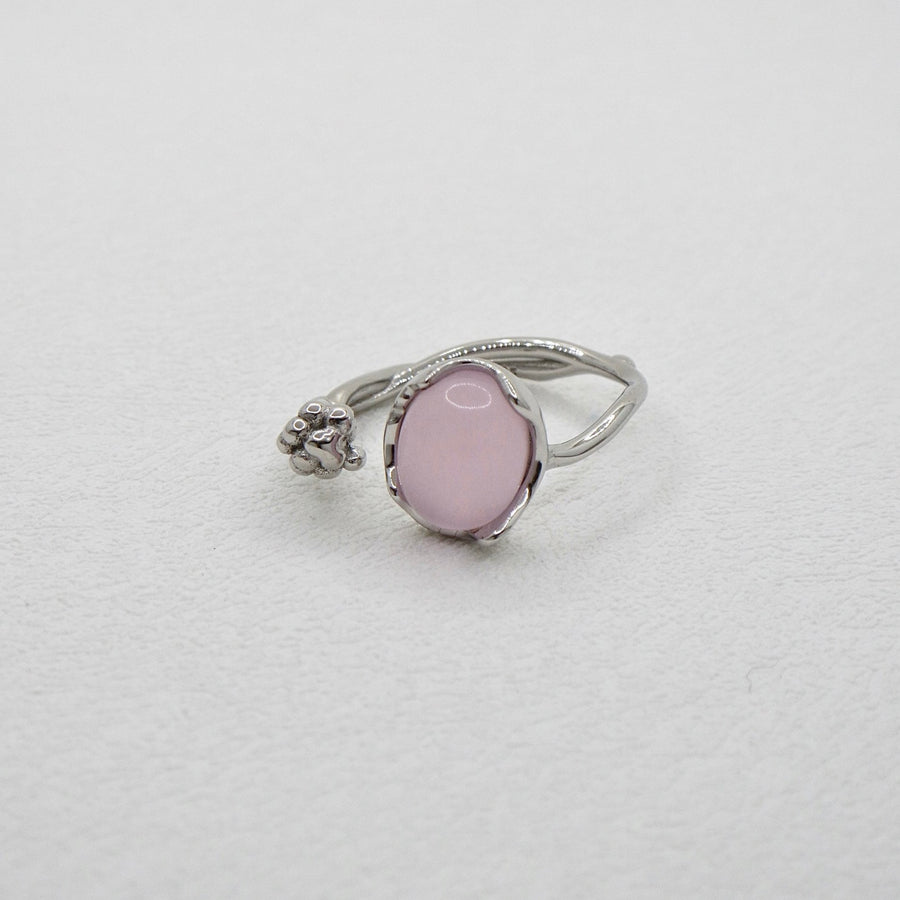 925 silver ring. This beautiful adjustable pink agate ring is a unique and fashionable accessory that can add a touch of elegance to any outfit. Made from pink agate with healing properties. It is adjustable that can fit any finger size. 