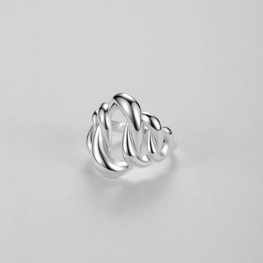 Discover elegance intertwined with modern craftsmanship in this exquisite 925 sterling silver ring. Designed to captivate, its unique interlocking loop pattern exudes sophistication and artistic flair.